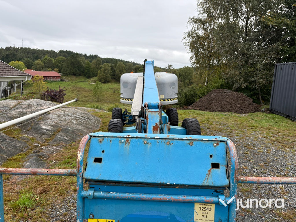 Bomlift Genie S-45