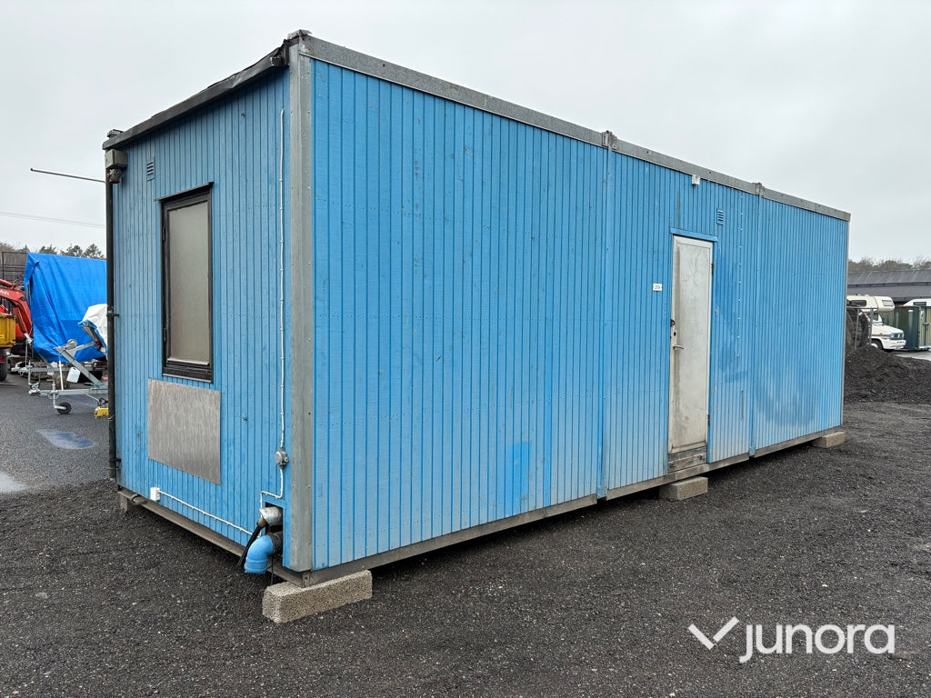Byggbod – ca 8,5 × 2,9 m, med sanitetsutrustning