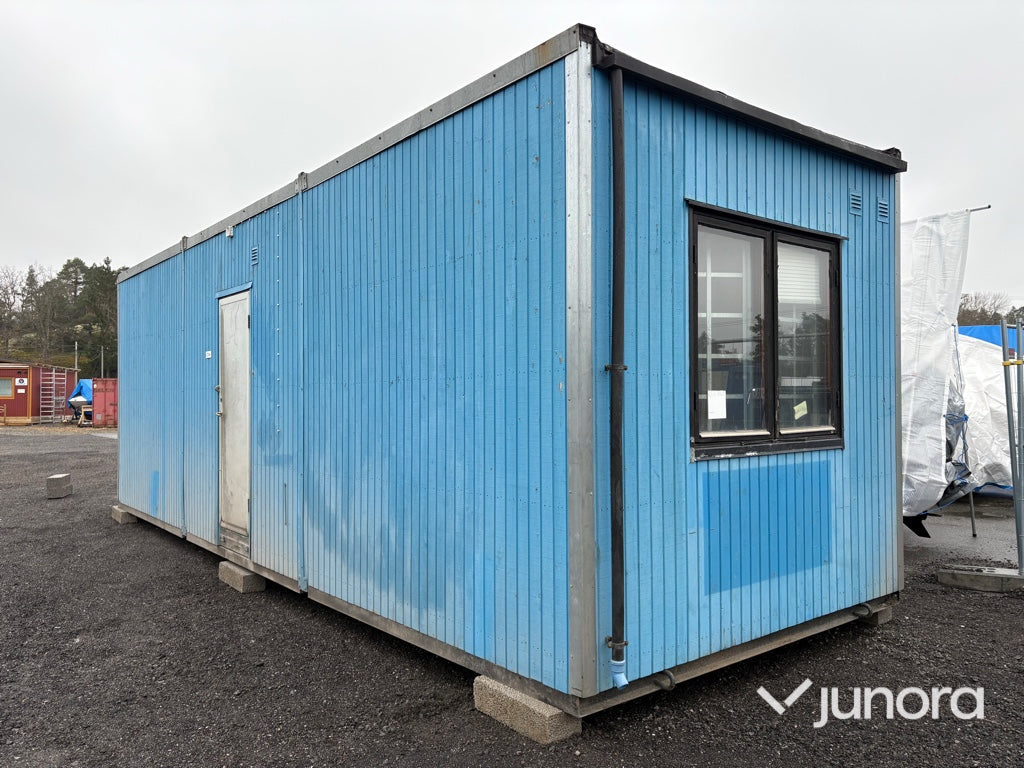 Byggbod – ca 8,5 × 2,9 m, med sanitetsutrustning