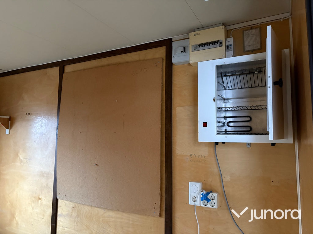 Byggbod – ca 8,5 × 2,9 m, med sanitetsutrustning