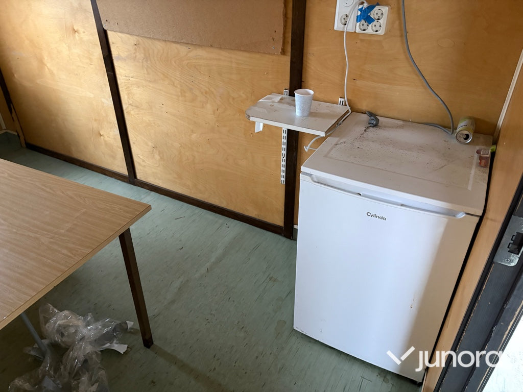 Byggbod – ca 8,5 × 2,9 m, med sanitetsutrustning