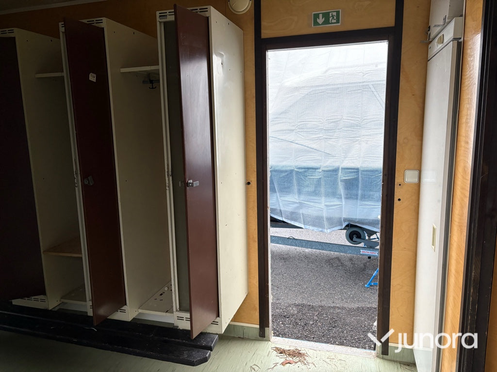 Byggbod – ca 8,5 × 2,9 m, med sanitetsutrustning