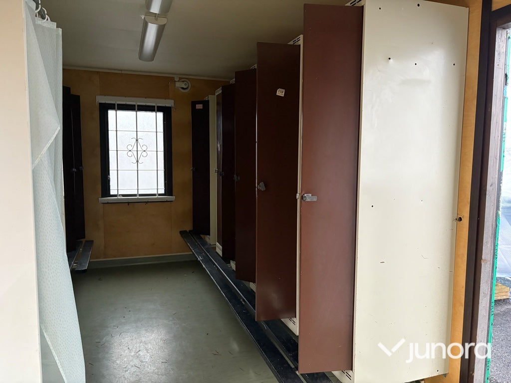 Byggbod – ca 8,5 × 2,9 m, med sanitetsutrustning