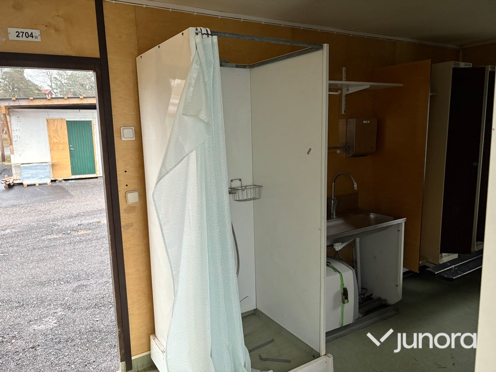 Byggbod – ca 8,5 × 2,9 m, med sanitetsutrustning
