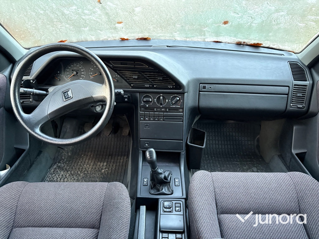 Veteranbil - Peugeot 605 Sedan SLI