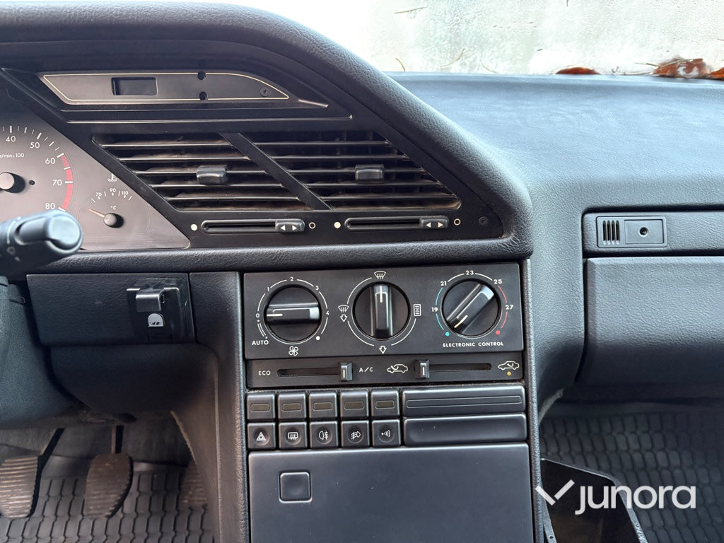 Veteranbil - Peugeot 605 Sedan SLI