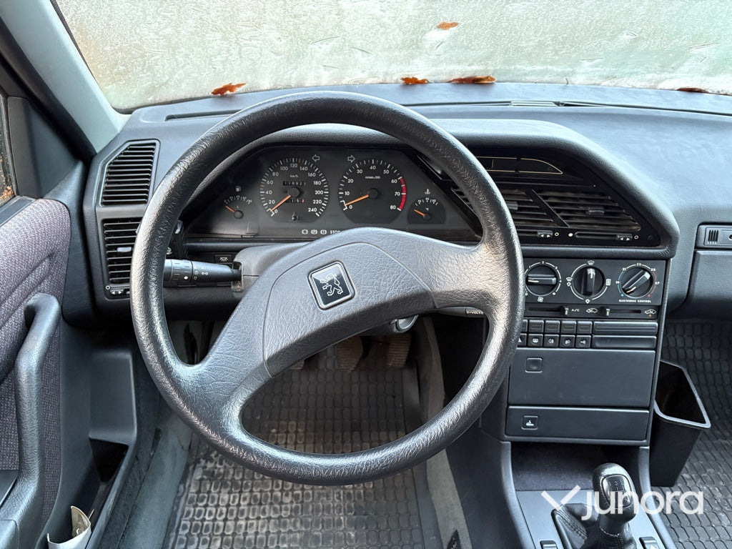 Veteranbil - Peugeot 605 Sedan SLI