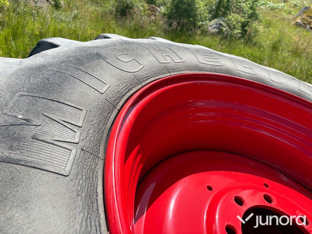 Michelin 540/65 R34 med Fendt-fälgar