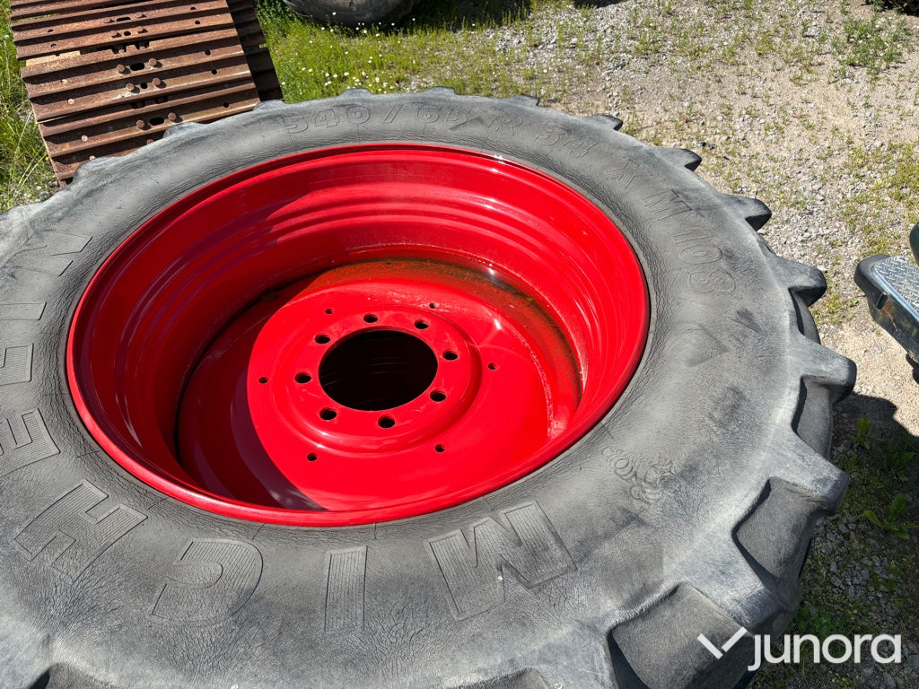 Michelin 540/65 R34 med Fendt-fälgar