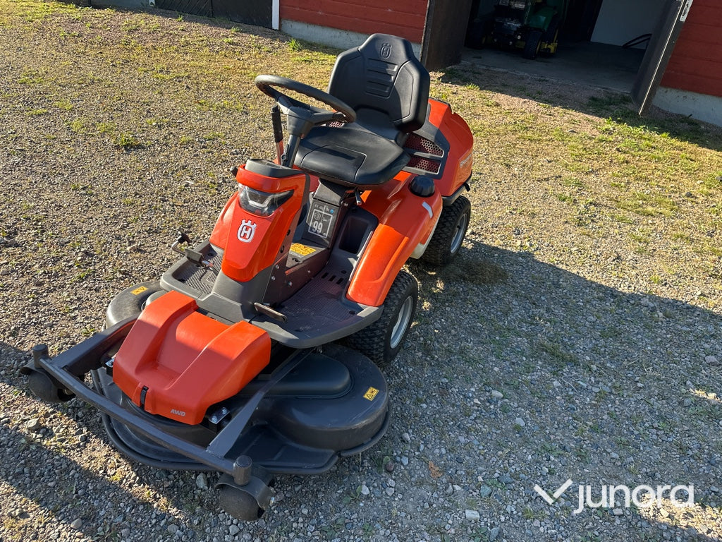 Åkgräsklippare Husqvarna R 320X AWD