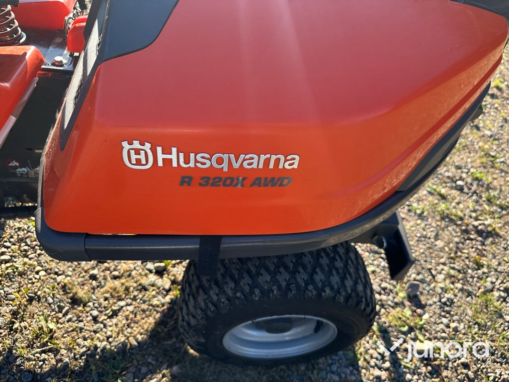 Åkgräsklippare Husqvarna R 320X AWD