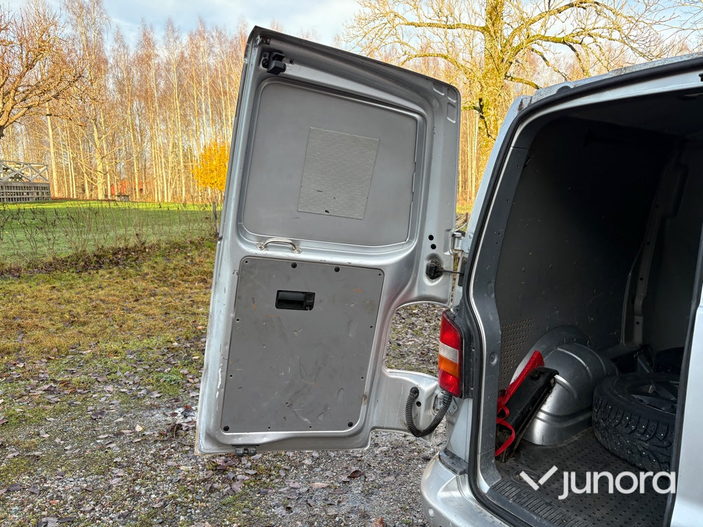 Lätt lastbil - Volkswagen Transporter 2.5 TDI