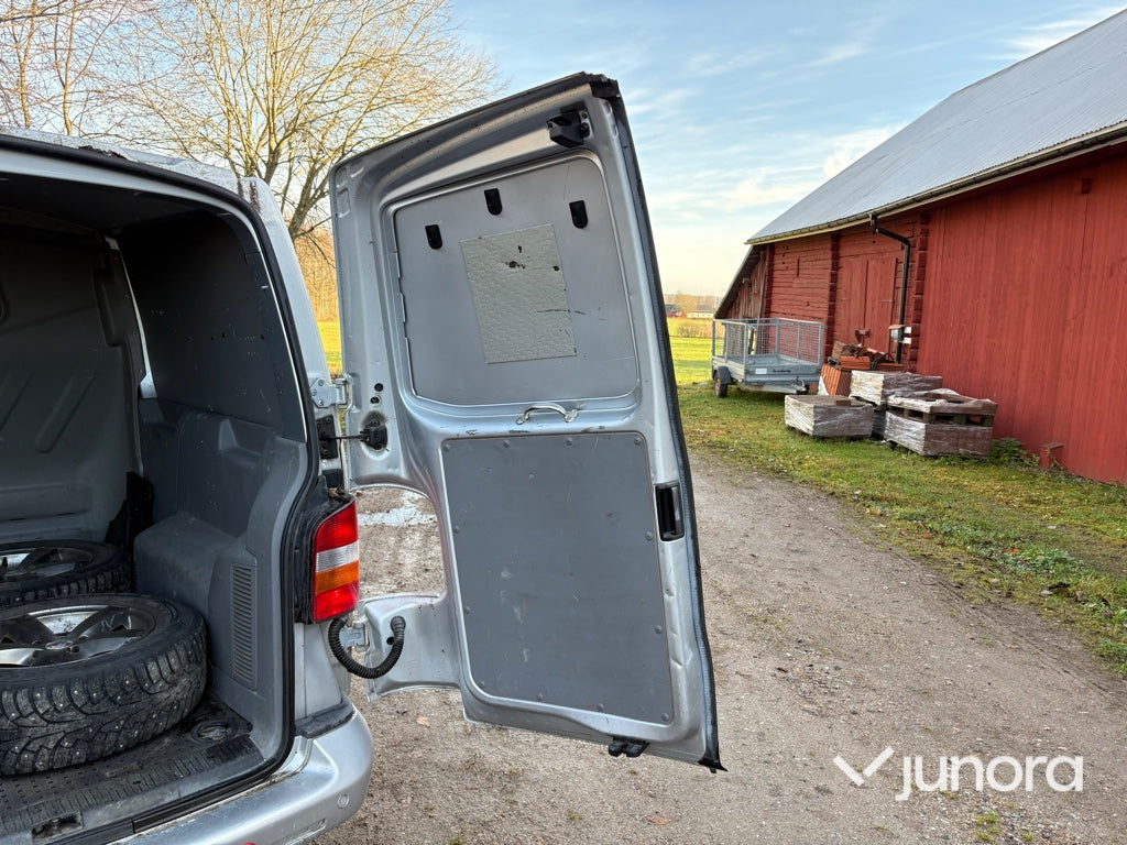 Lätt lastbil - Volkswagen Transporter 2.5 TDI