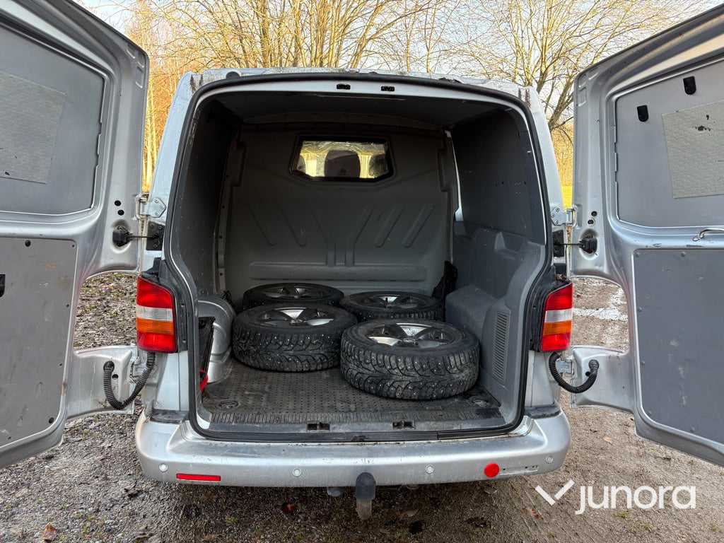 Lätt lastbil - Volkswagen Transporter 2.5 TDI