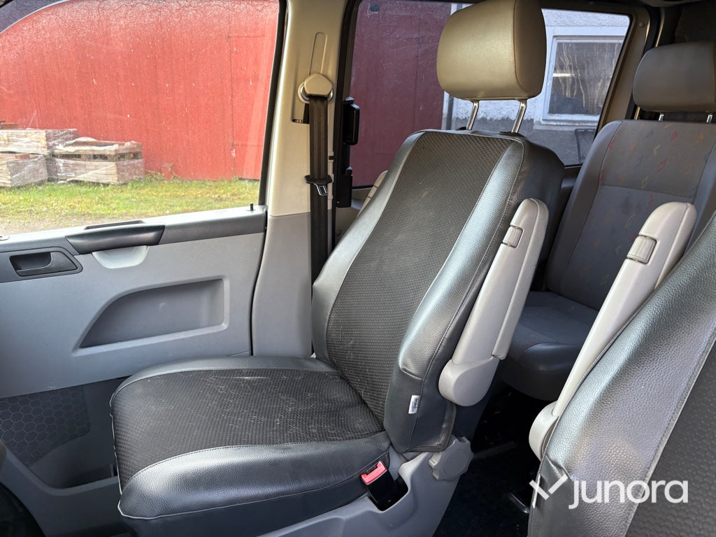 Lätt lastbil - Volkswagen Transporter 2.5 TDI