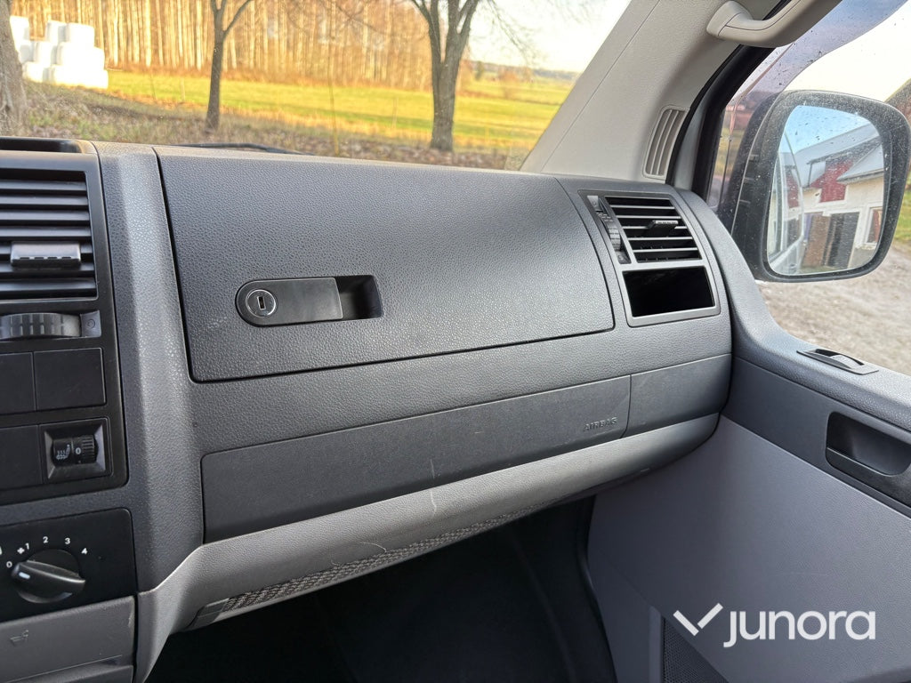 Lätt lastbil - Volkswagen Transporter 2.5 TDI