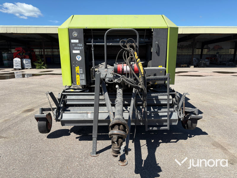 Rundbalspress Claas Rollant 355