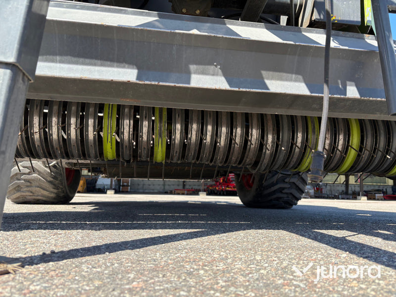 Rundbalspress Claas Rollant 355