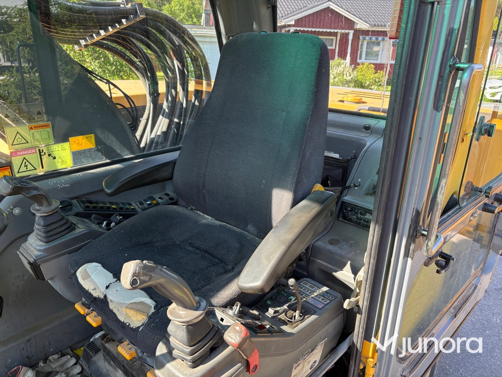 Hjulgrävare-Volvo EW140B