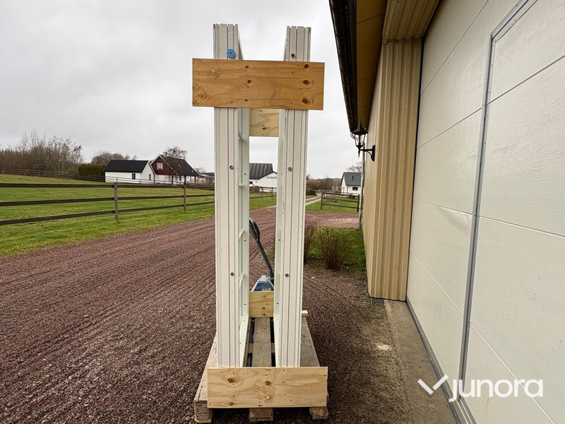 Fönster med spröjs, 2 st