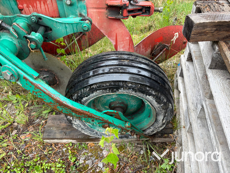 Fyrskärig plog Kverneland ES 80