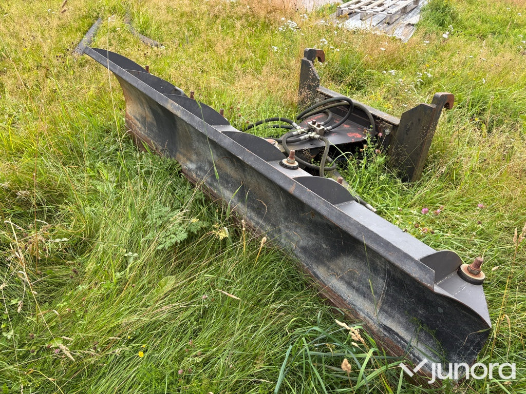 Snöblad 2,8m – Hydrauliskt Diagonalblad