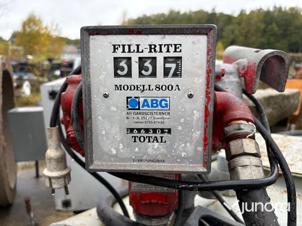 Bränsletank med pump
