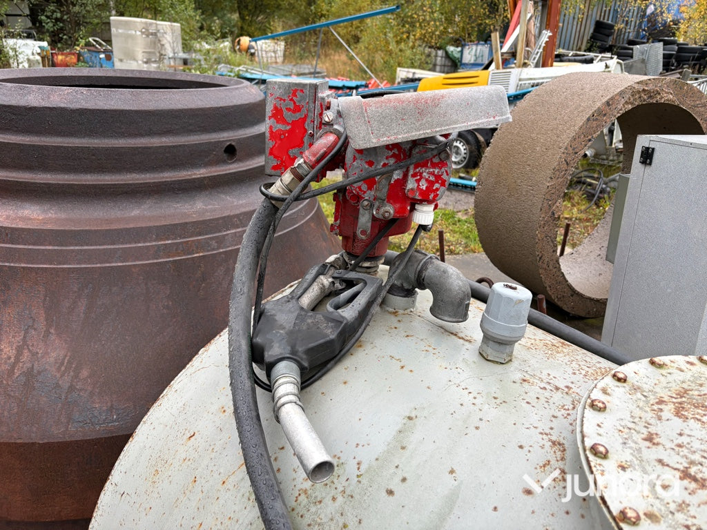 Bränsletank med pump