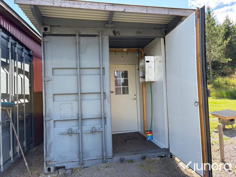 Isolerad 20-fots container med kylrum och förvaringsutrymme