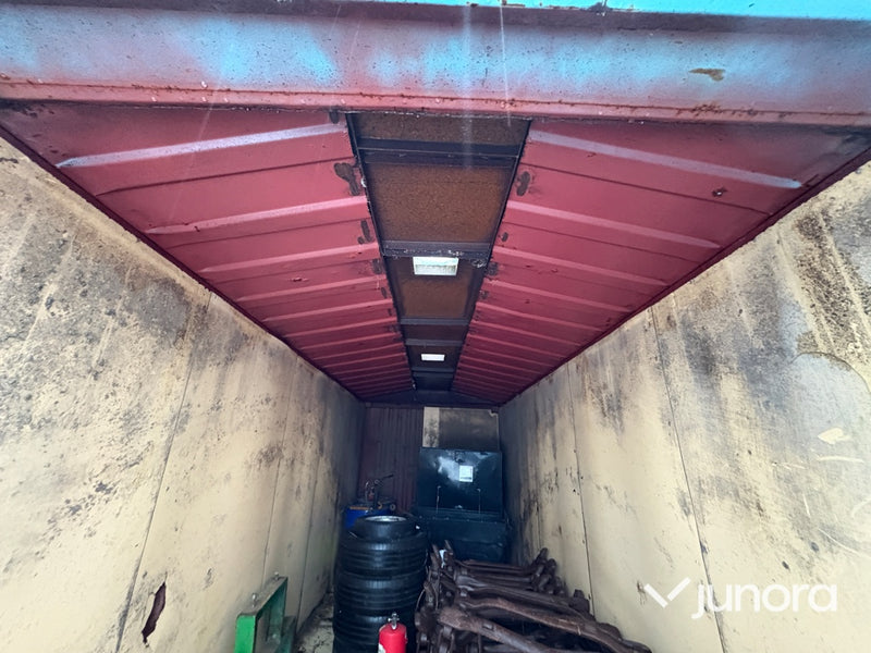 Container – 20 fot med lutande tak