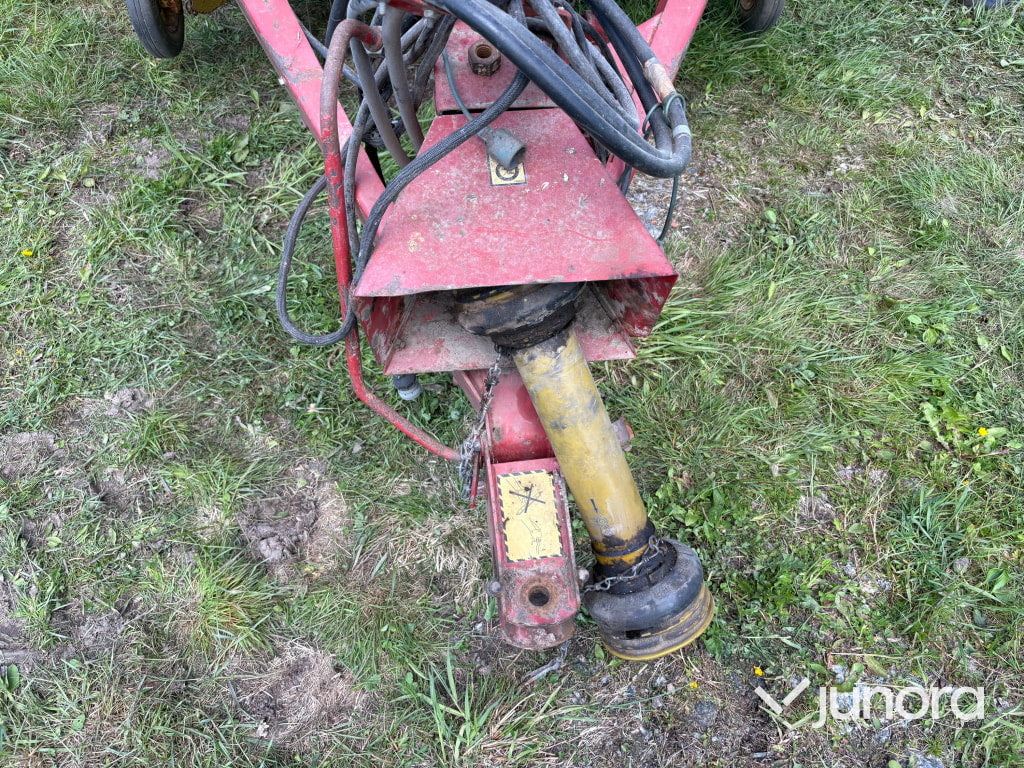 Rundbalspress New Holland 835