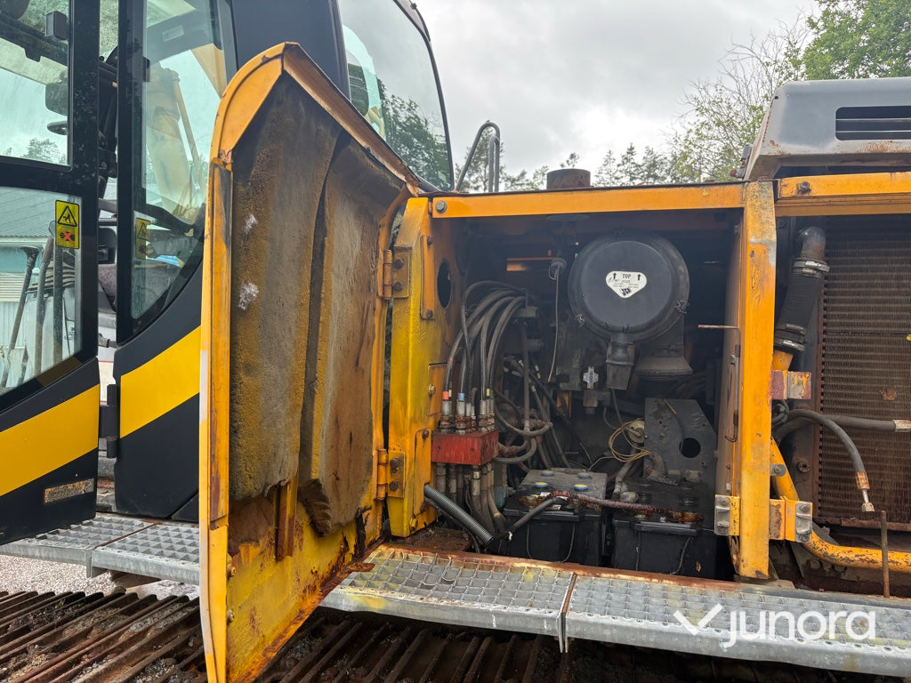 Grävmaskin - JCB, JS 200 LC