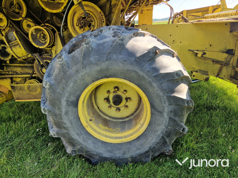 Skördetröska New Holland Clayson 8050