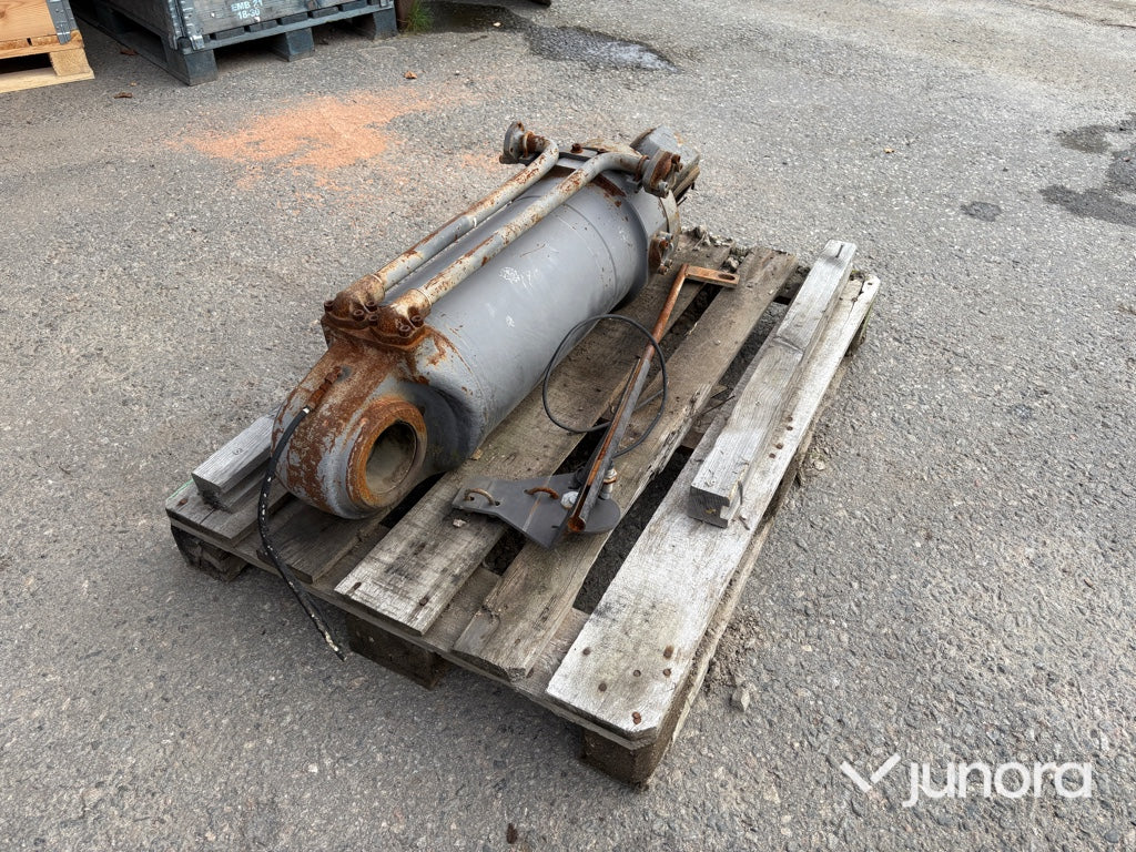 Tiltcylinder Volvo hjullastare