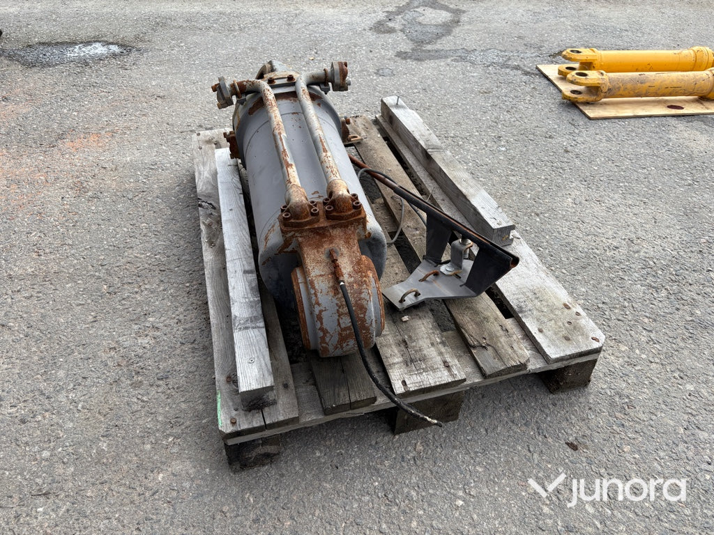 Tiltcylinder Volvo hjullastare