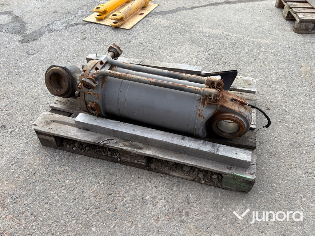 Tiltcylinder Volvo hjullastare