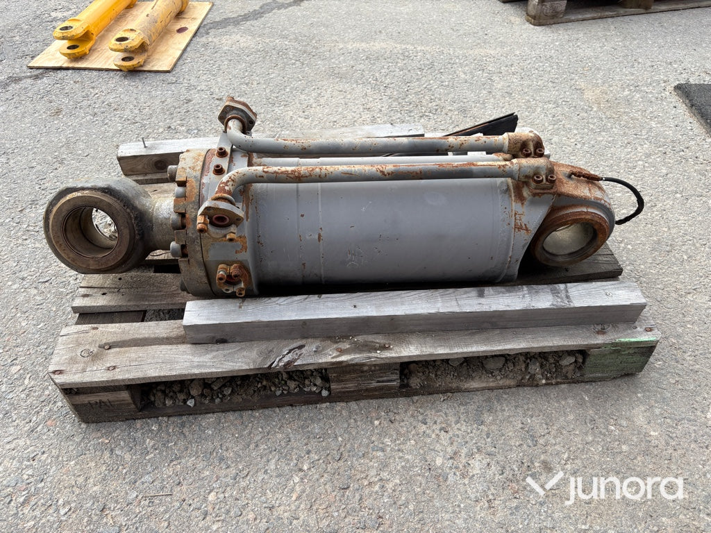 Tiltcylinder Volvo hjullastare