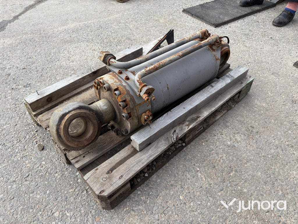 Tiltcylinder Volvo hjullastare