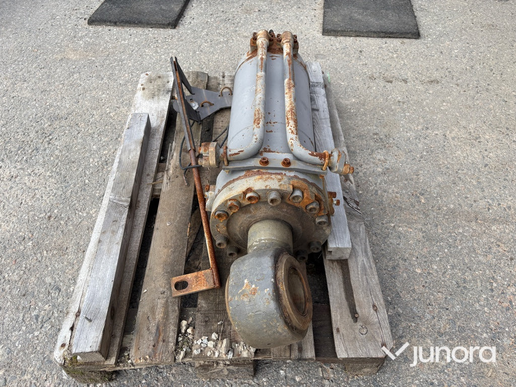 Tiltcylinder Volvo hjullastare