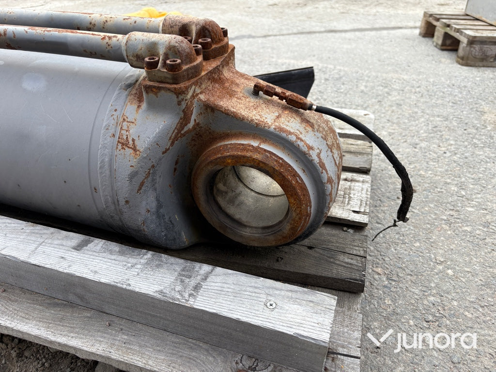 Tiltcylinder Volvo hjullastare