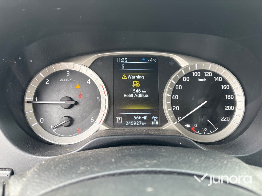 Lätt lastbil - Nissan, Navara