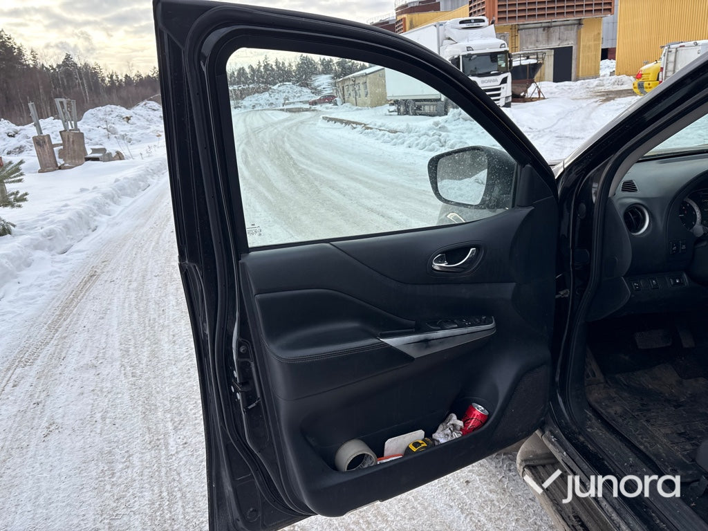 Lätt lastbil - Nissan, Navara