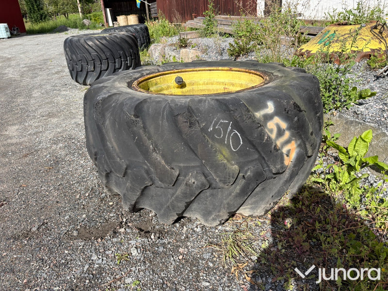 Däck med fälg Nokian 700/55-34