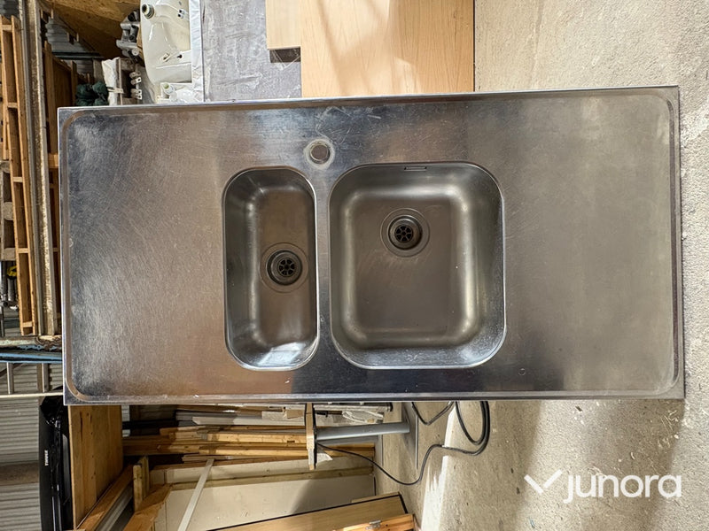 3 vaskar + 1 toalettstol i parti – Alveus / IFÖ