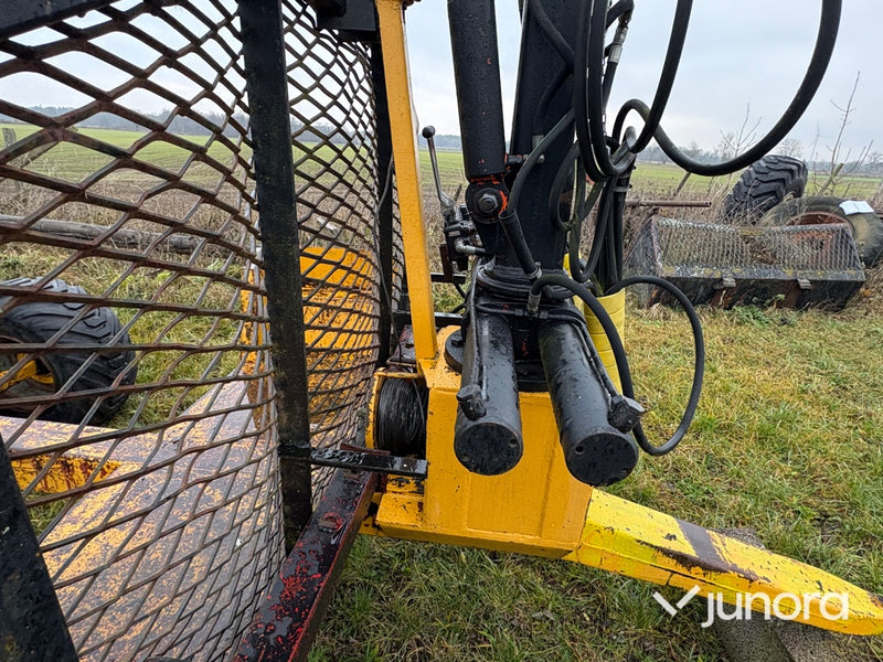 Skogsvagn - med Mowikran 2245