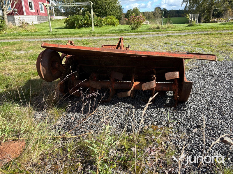 Jordfräs traktorburen för Trepunktsfäste