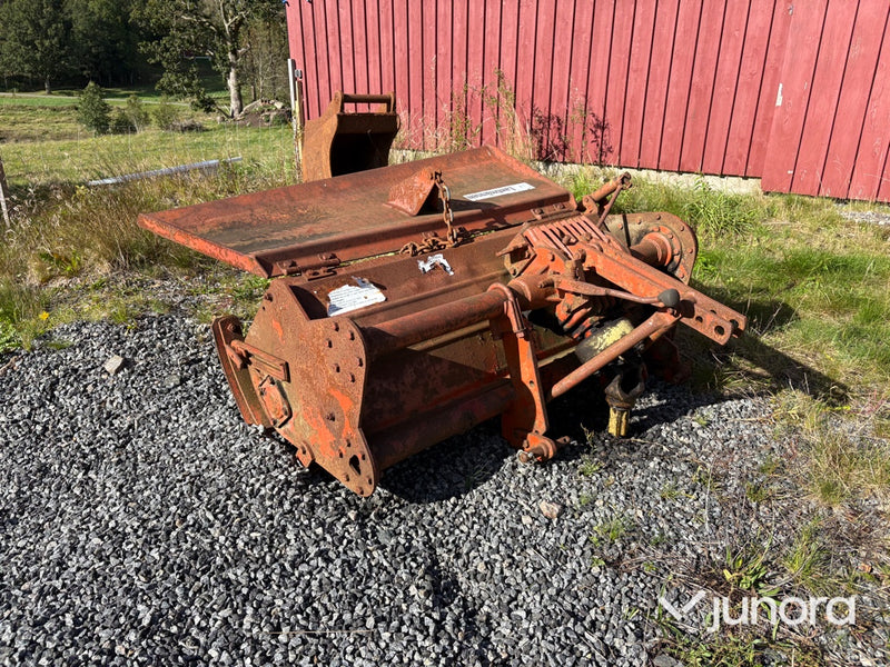 Jordfräs traktorburen för Trepunktsfäste