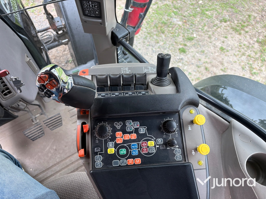 Traktor - Case IH Maxxum 130 CVX