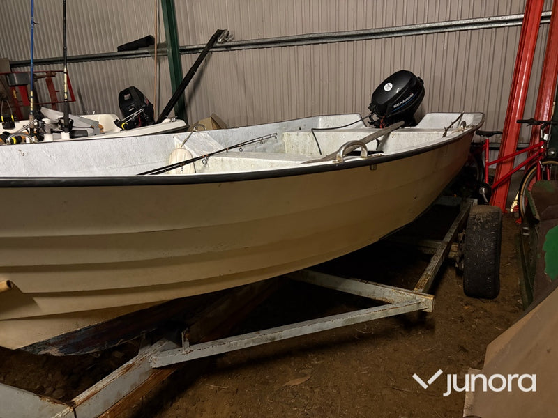 Båt - inkl. släp med elvinsch