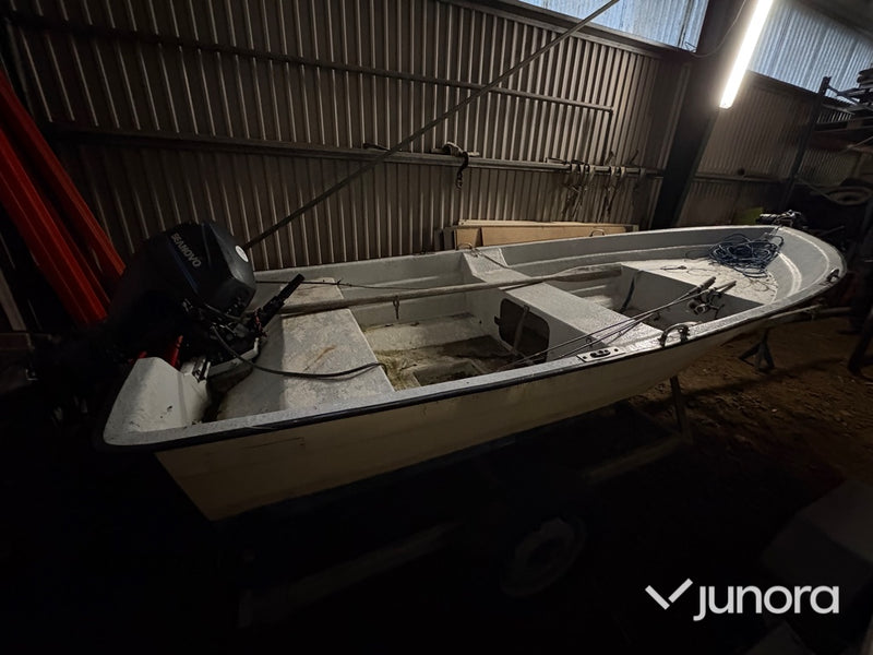 Båt - inkl. släp med elvinsch